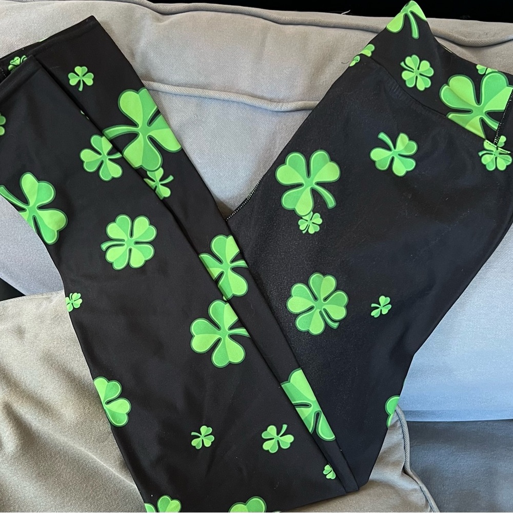 Shamrock yoga pants//leggings